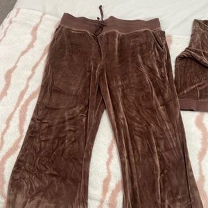 Aerie coco crème velour set